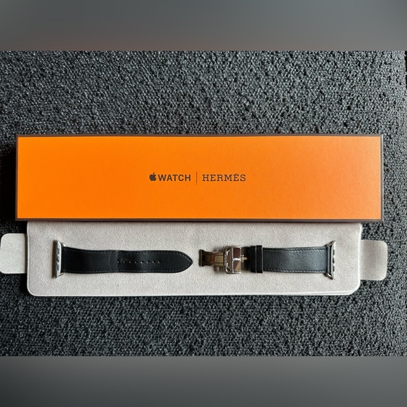 Hermes Wearables Hermes Apple Watch Band Noir Leather Deployment